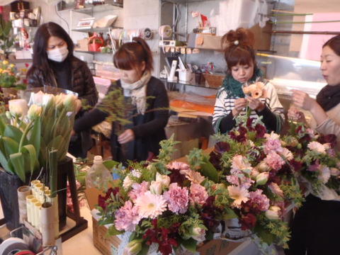 おしゃれな花屋で働く職人 フローリストの求人 憧れ 花のアトリエ C Genkiwork